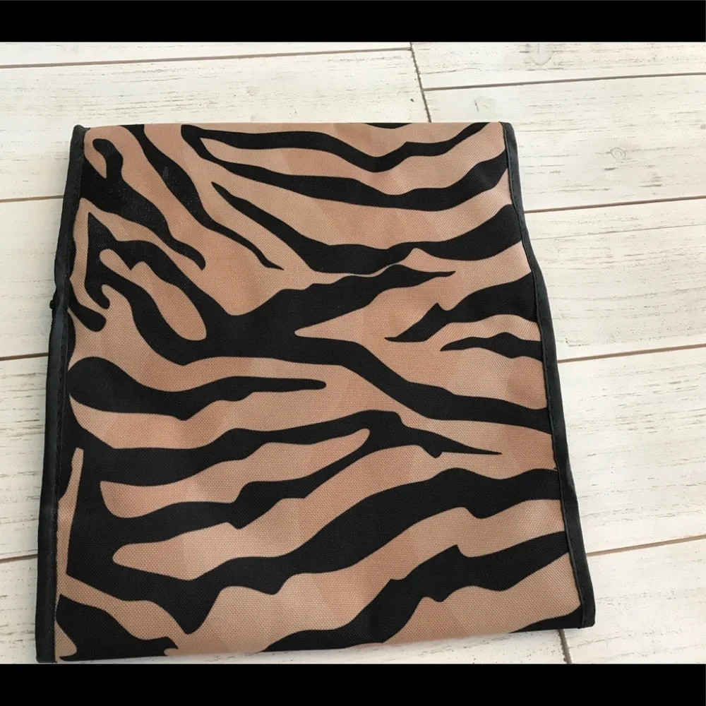 Animal Print Makeup Organizer With Hook 9.5”X 23”‎